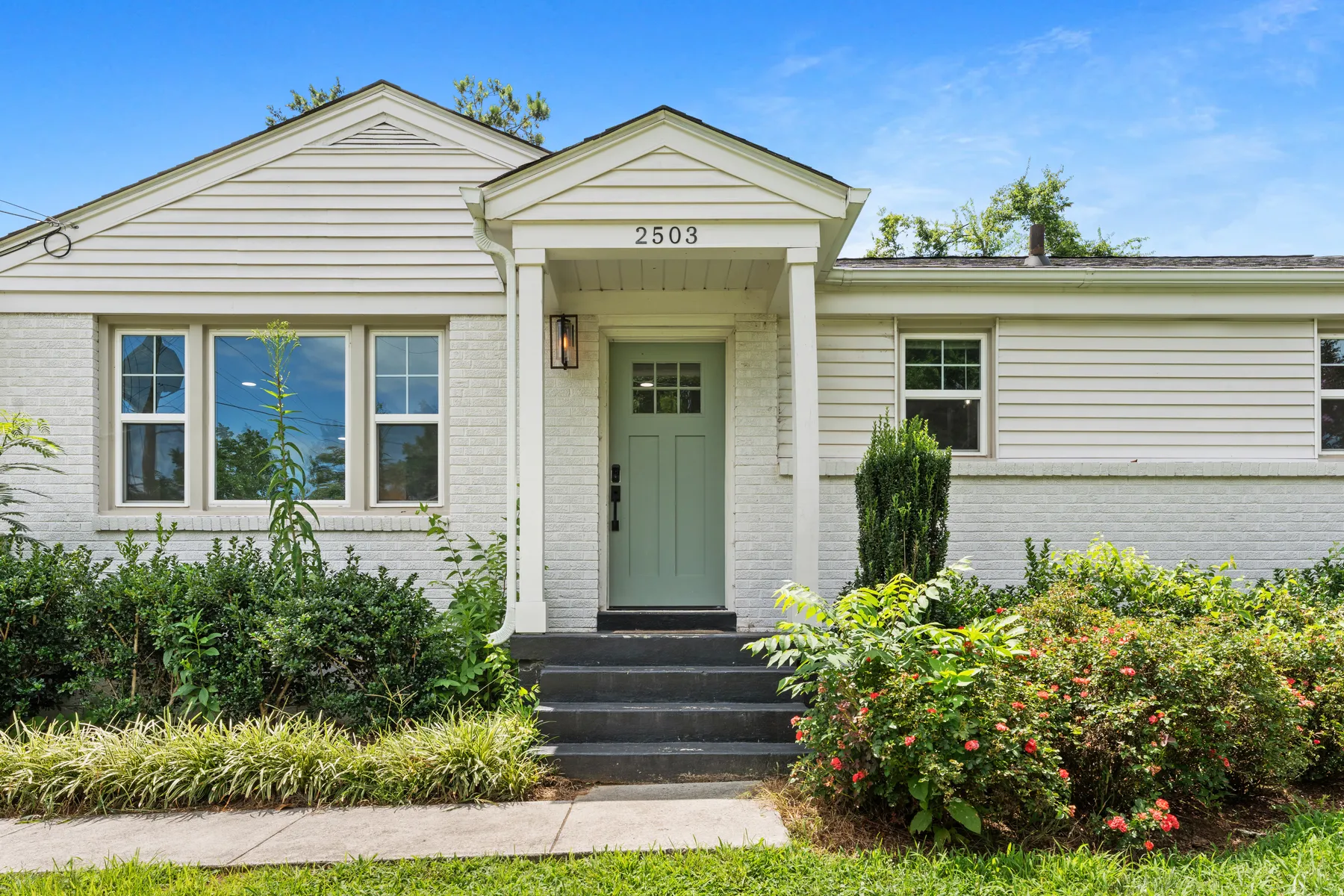 Renovated single-level home at 2503 Merry Oaks Drive, Nashville