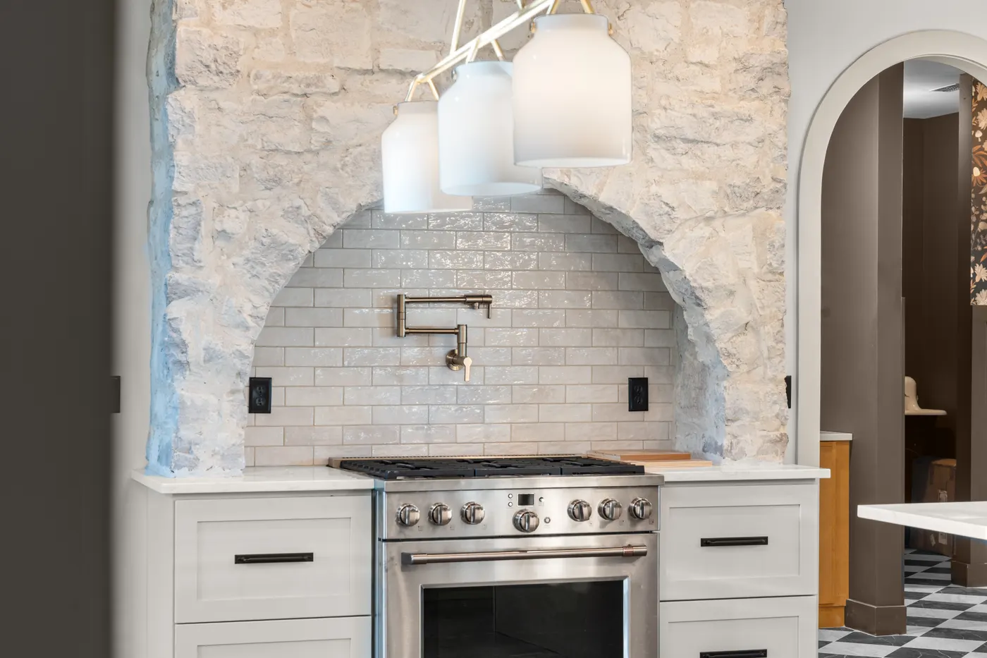 Built-in stone pizza oven